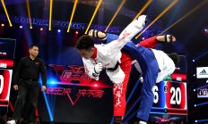 开云官方app入口-最强选手一决高下，赛场惊心动魄的简单介绍