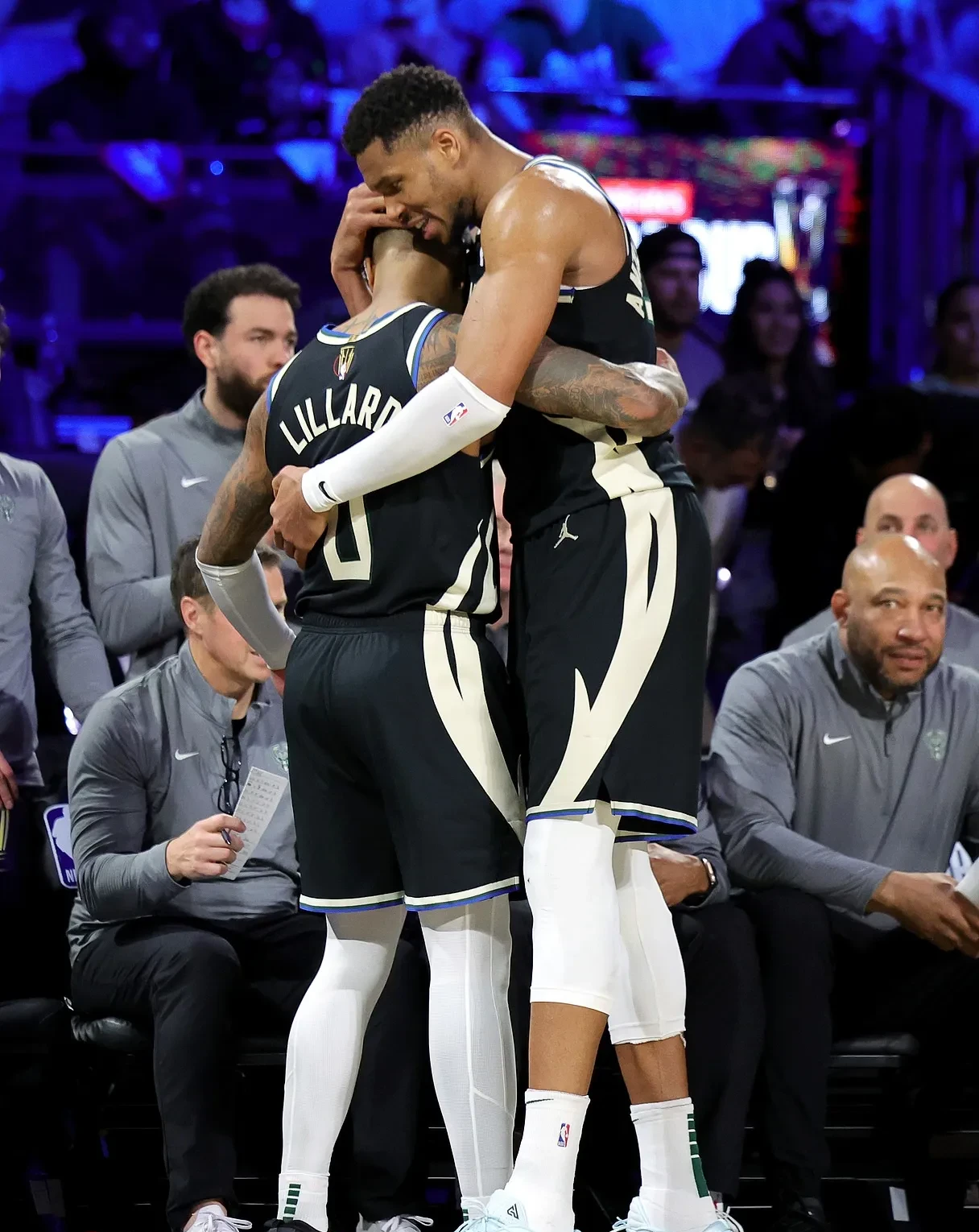 雄鹿碾压山西队,字母哥统治全场的简单介绍 雄鹿碾压山西队,字母哥统治全场的简单介绍