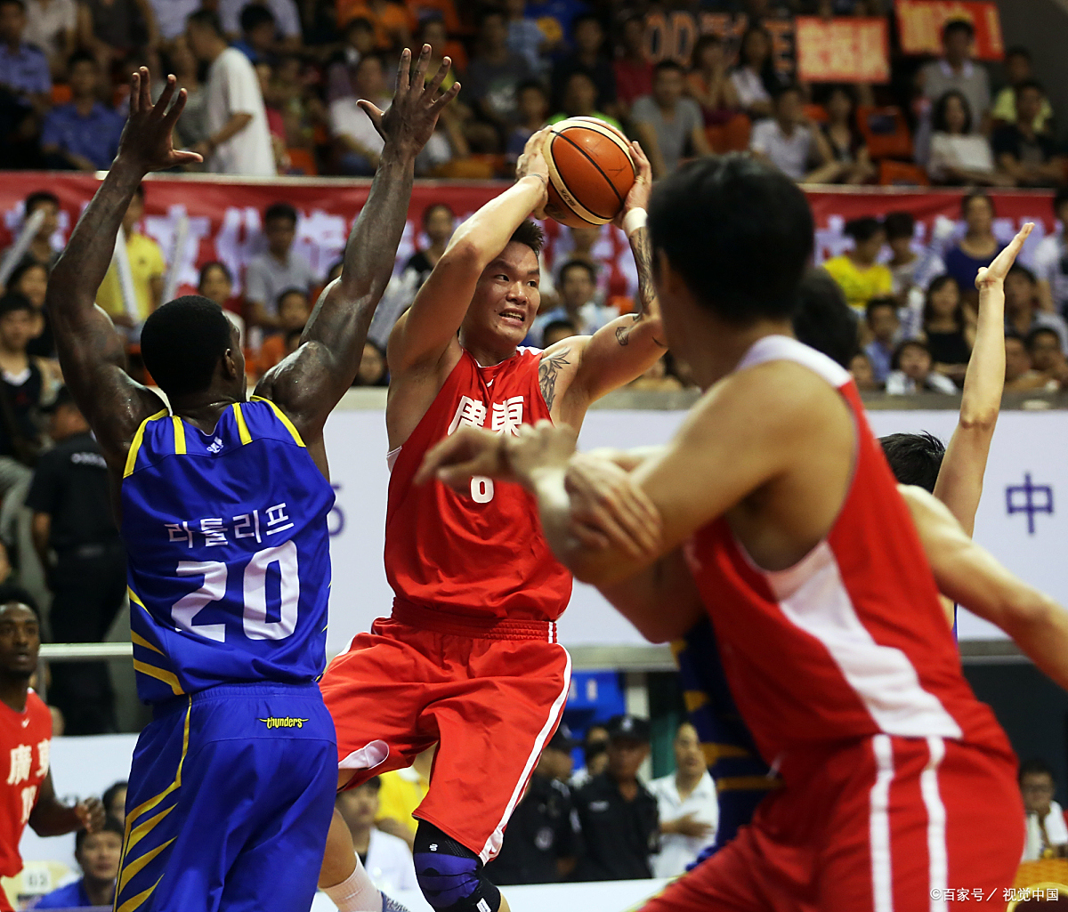 劲旅交锋，看球赛全场燃爆现场的简单介绍