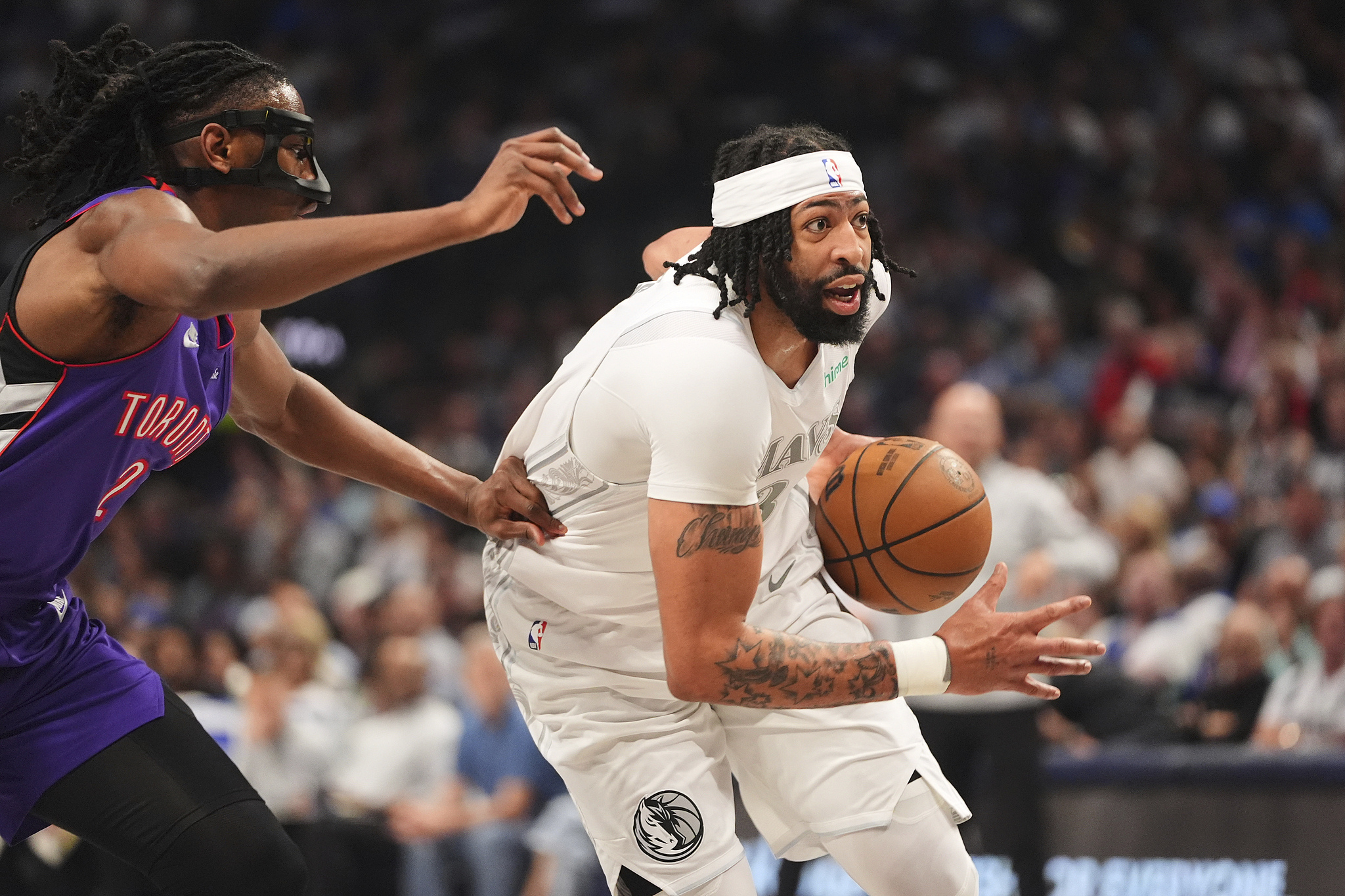 关于猛龙擒下尼克斯盘踞胜利之巅，帕斯卡尔造成困扰的信息