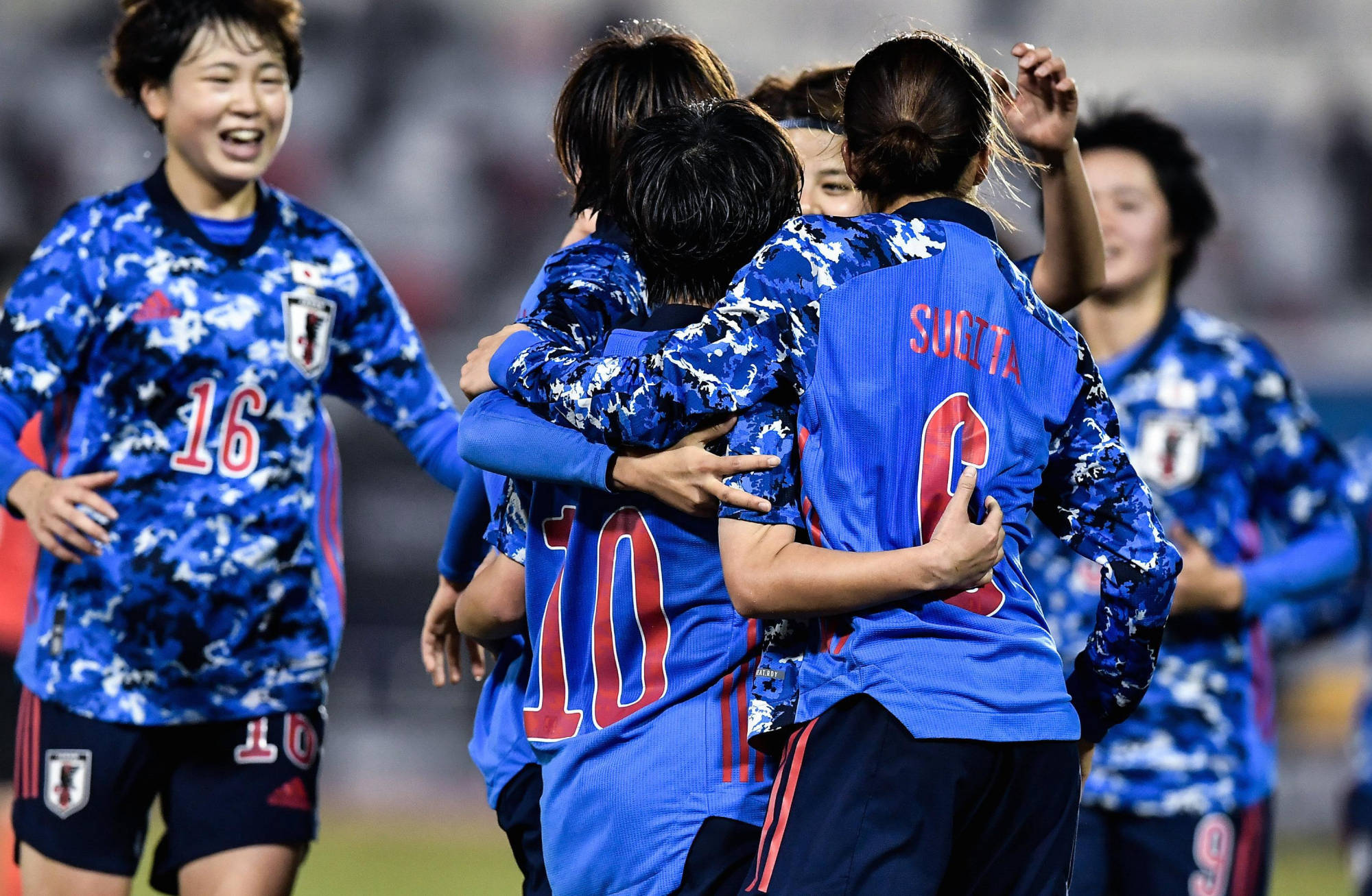 又见辉煌：女足豪强冠军赛终迎的简单介绍