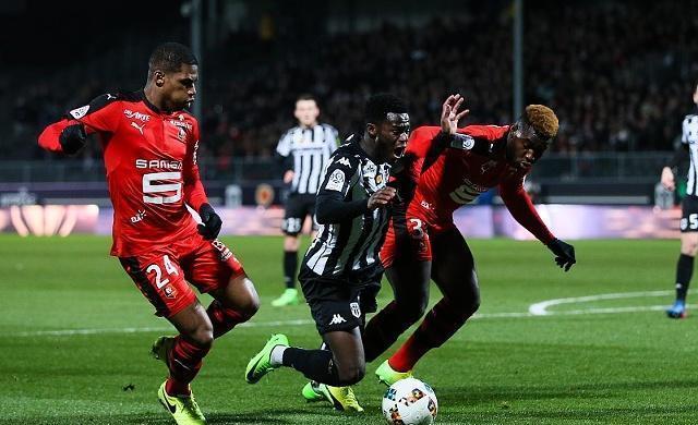 关于亚眠主场大胜雷恩，保持主场霸主地位的信息