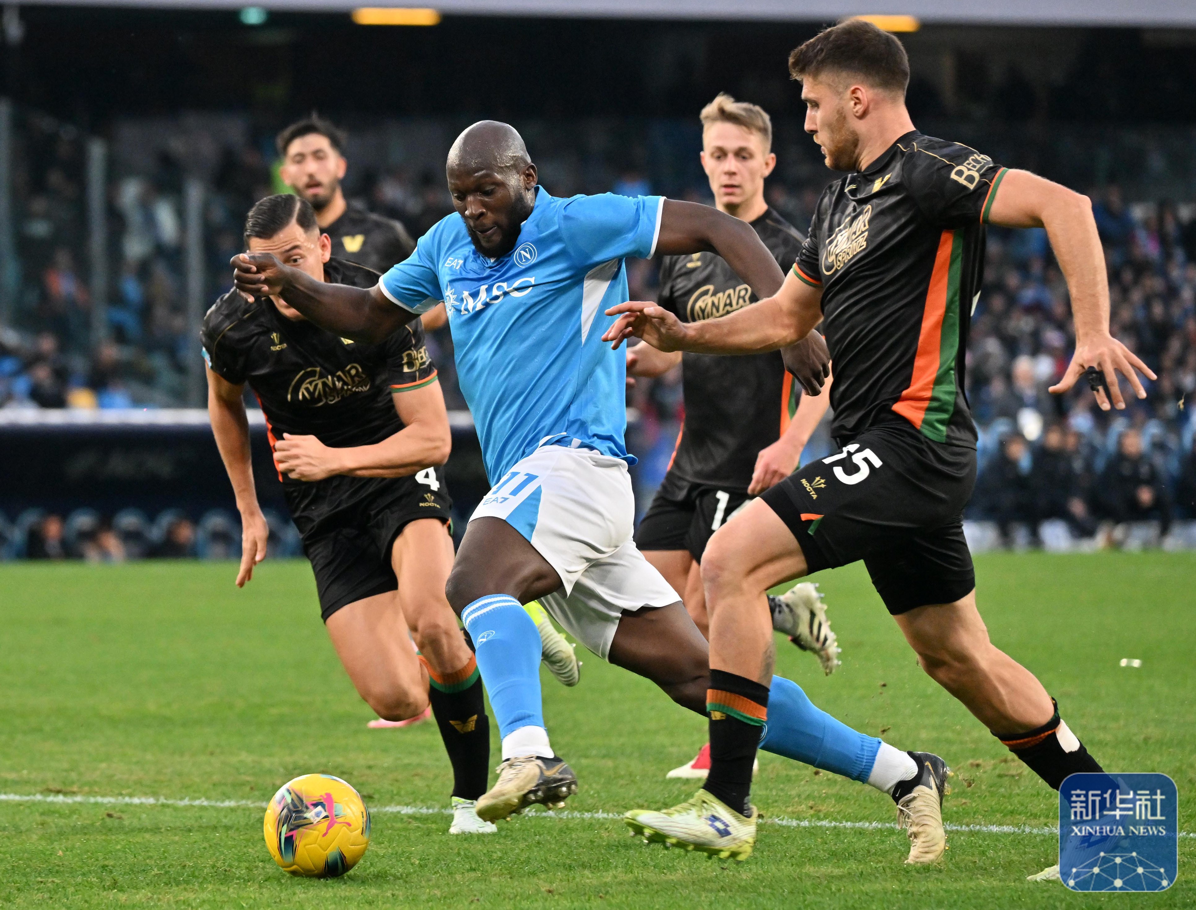 关于那不勒斯逆转战胜，延续意甲连胜势头的信息