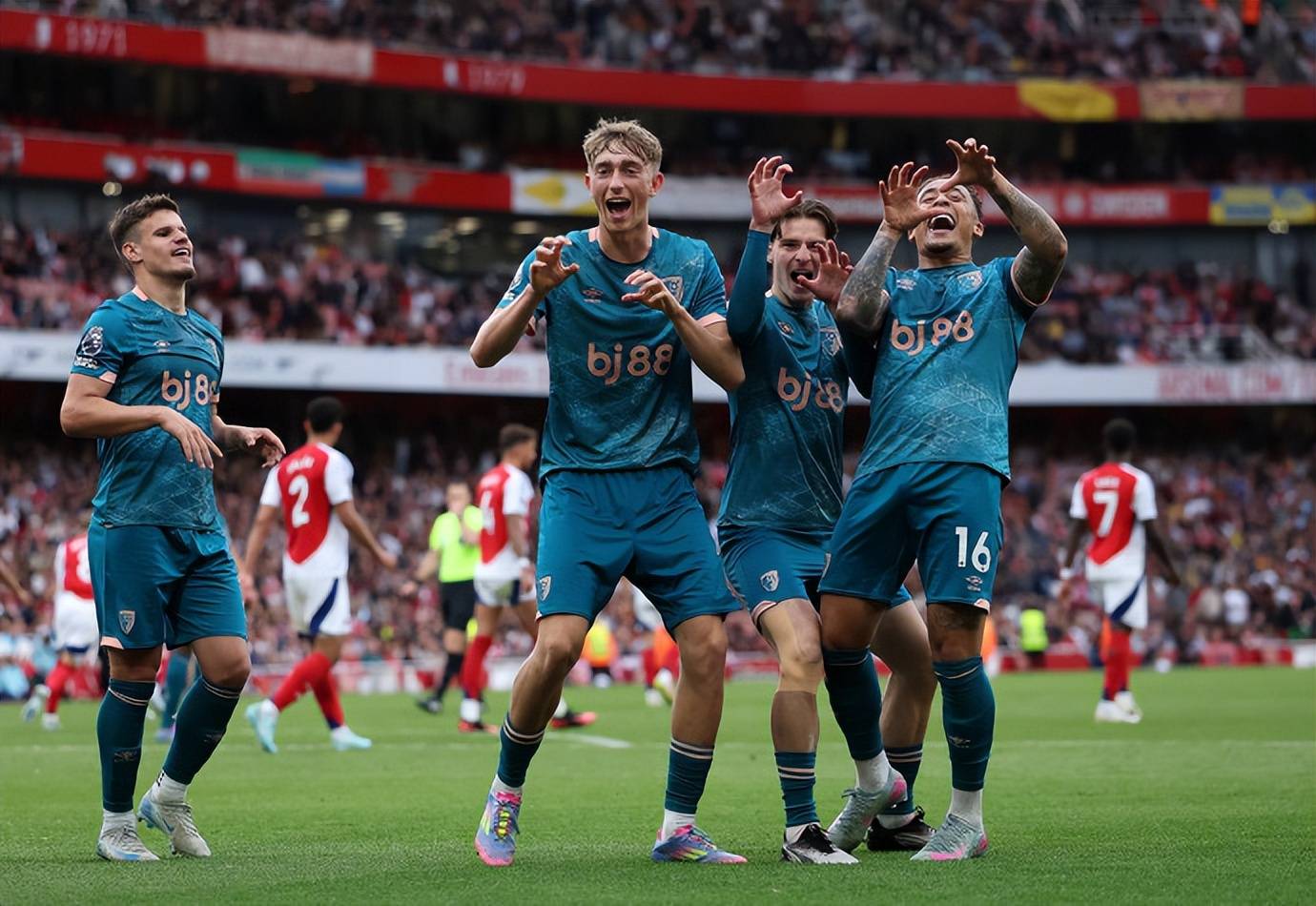 阿森纳主场失利,欧冠资格受威胁的简单介绍 阿森纳主场失利,欧冠资格受威胁的简单介绍