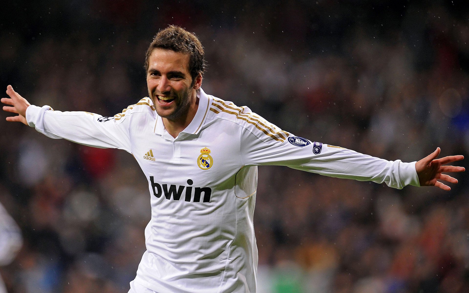 马丁内利单节爆发撕裂防线，巴萨闪电战击溃多特蒙德