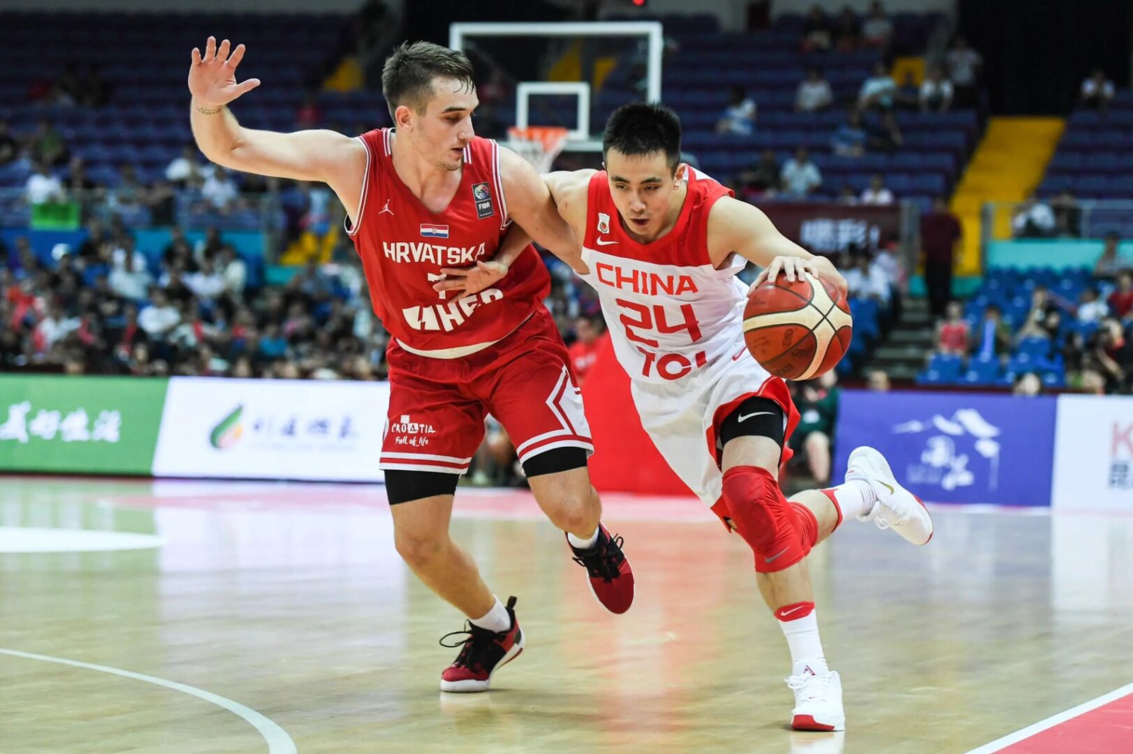 包含季后赛重返可促使冠军我们团结独立争明星福利的词条