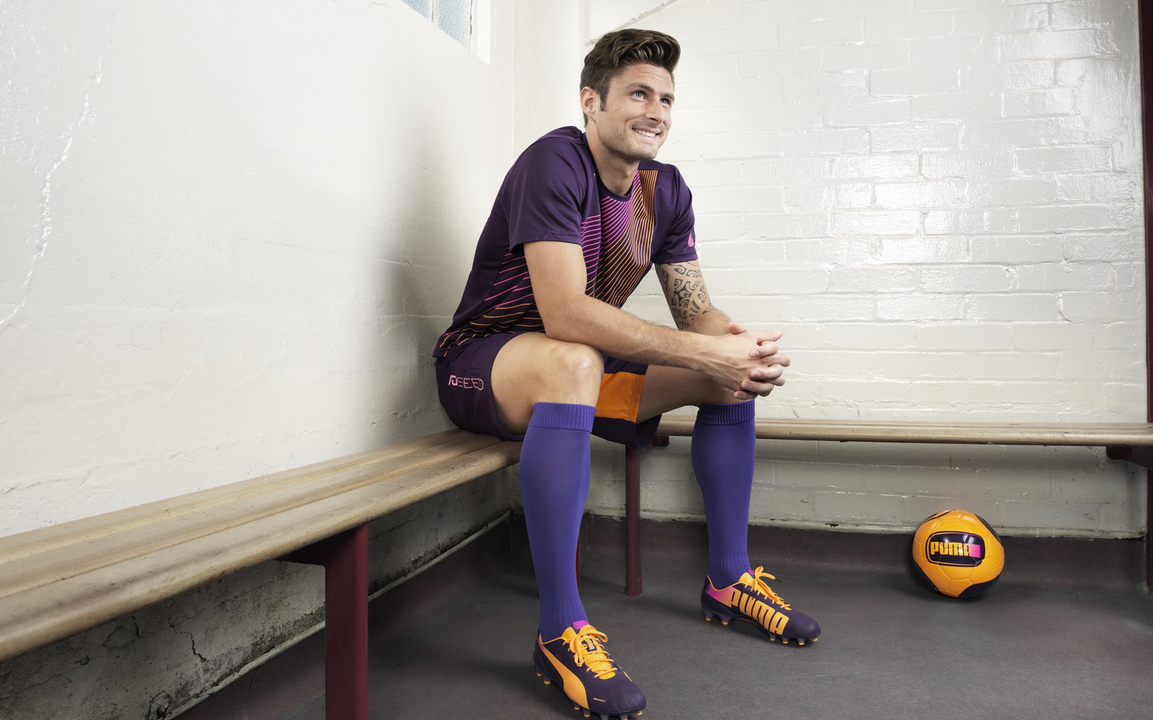 石油绿茵的碰撞,沙特铁腕终结北欧童话,金玟哉一柱擎天定乾坤