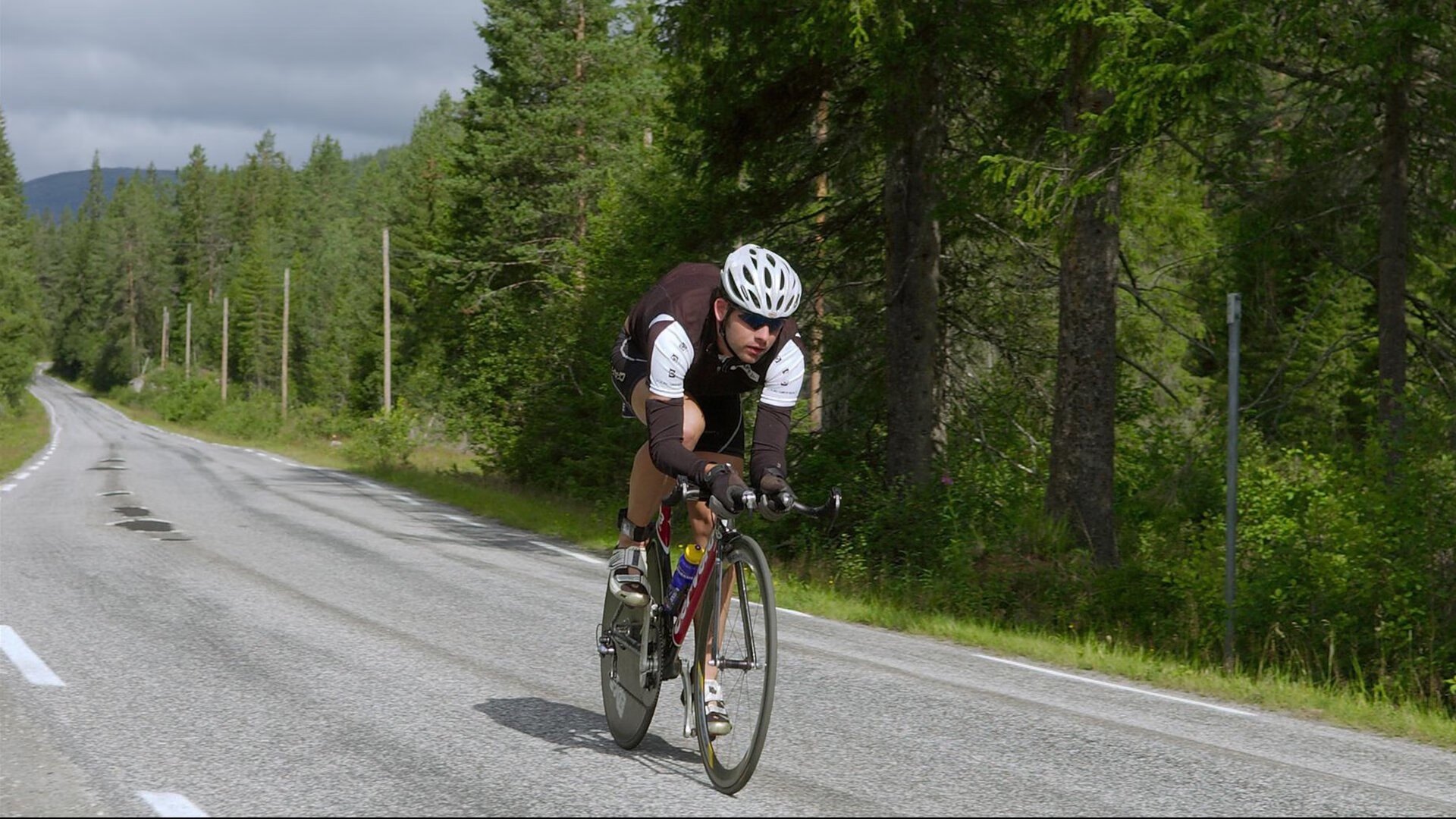 赛道风云,迈凯伦横扫梅赛德斯,阿隆索状态火热改写格局
